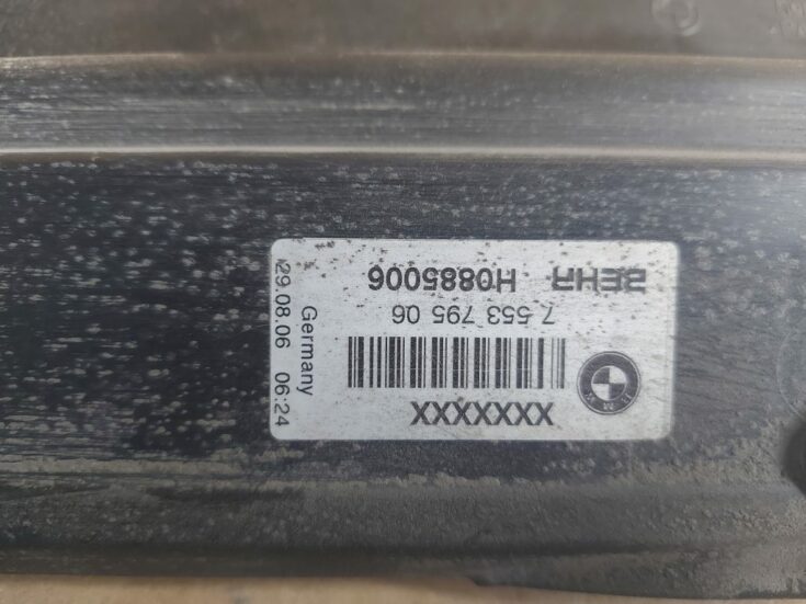 Radiatora kronšteins priekš BMW 525 E60 2006 OLIVE