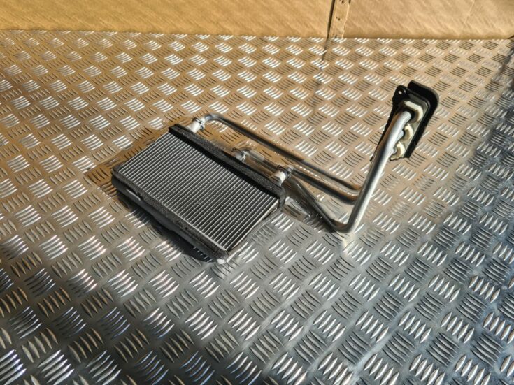 Apsildes sistēmas radiators priekš BMW 525 E60 2006 OLIVE