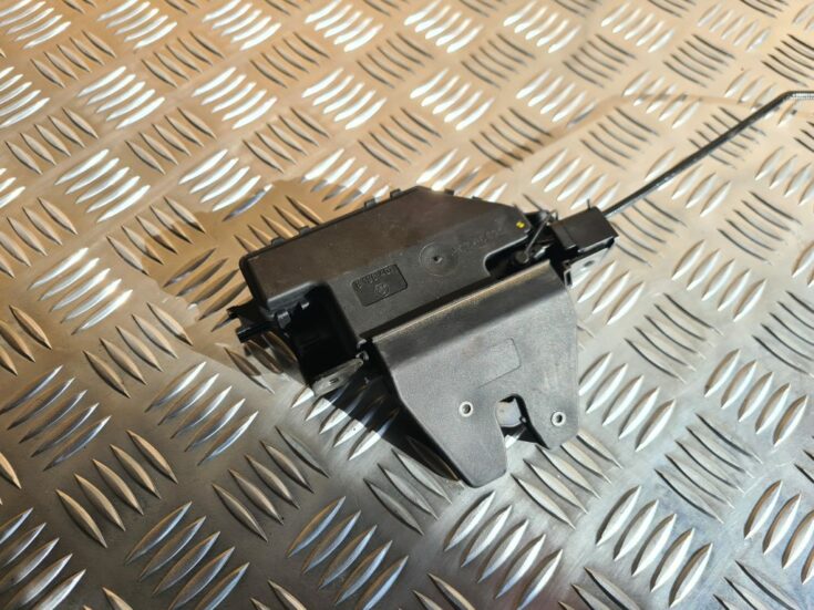 Bagāžnieka vāka slēdzene priekš BMW 525 E60 2006 OLIVE