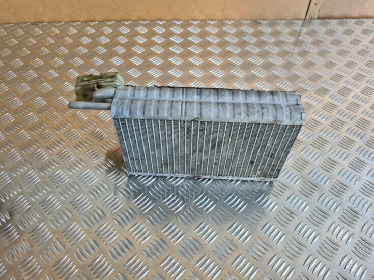 Gaisa kondicionēšanas radiators salonā priekš BMW 525 E60 2006 OLIVE