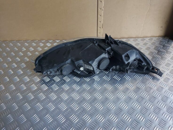 Priekšējais kreisais lukturis priekš PEUGEOT 407 2006