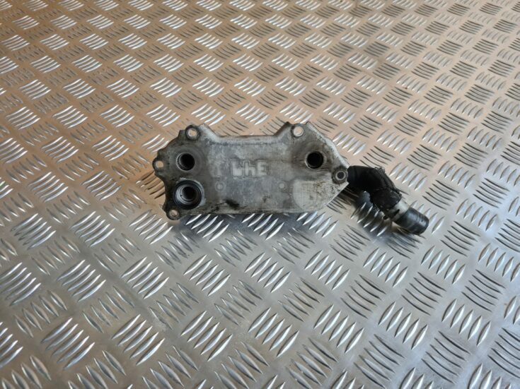Eļļas radiators priekš TOYOTA AVENSIS 2012