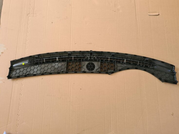 Vējstikla ventilācijas režģis (salonā) priekš AUDI A6 AVANT 2007 QUATTRO