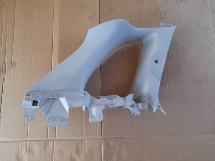 Aizmugurējas salona statnes apdare priekš CITROEN PICASSO 2007