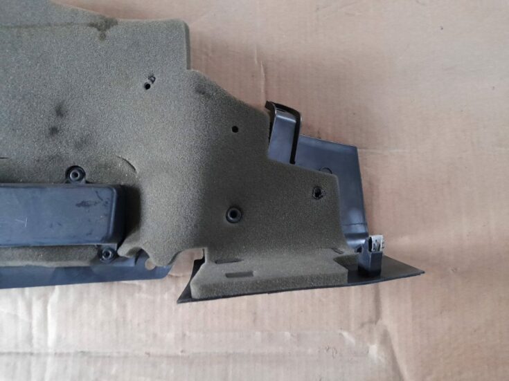 Mērinstrumentu paneļa apakšēja apdare priekš CITROEN PICASSO 2007