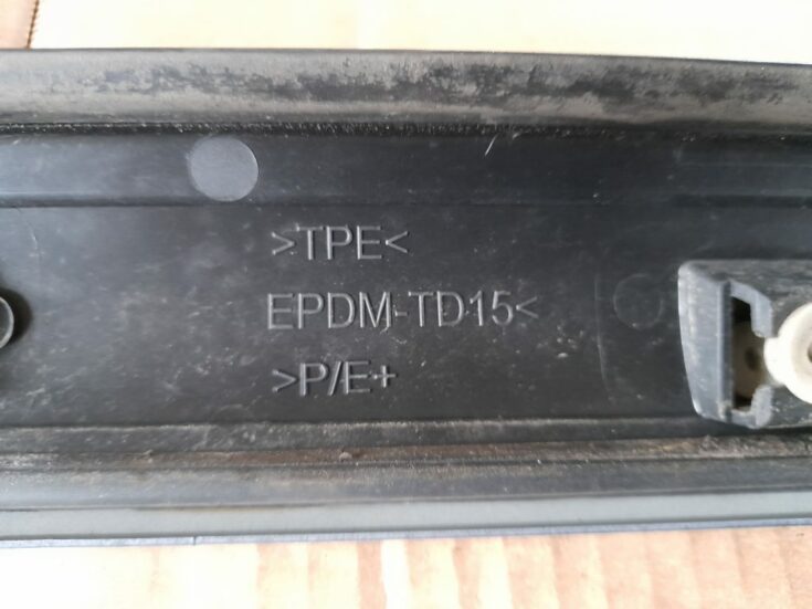 Vējstikla moldings priekš CITROEN PICASSO 2007