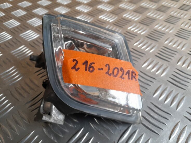 Miglas lukturis priekšā labajā pusē priekš MAZDA 6 2008