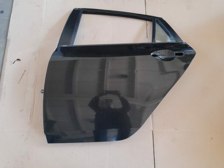 Aizmugurējās kreisās durvis priekš MAZDA 6 2008