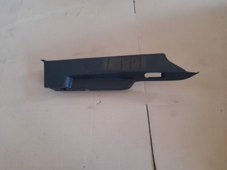 Aizmugures plaukta turētājs priekš MAZDA 6 2008