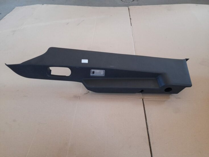 Aizmugures plaukta turētājs priekš MAZDA 6 2008