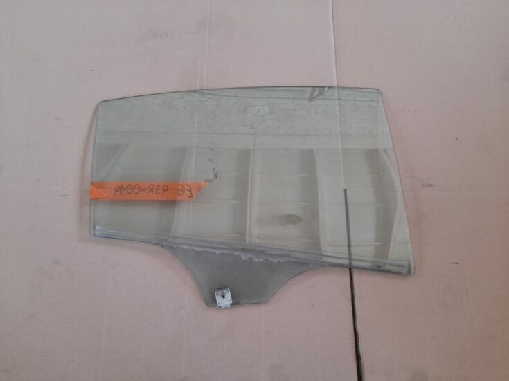 Aizmugurējo labo durvju stikls priekš MAZDA 6 2008