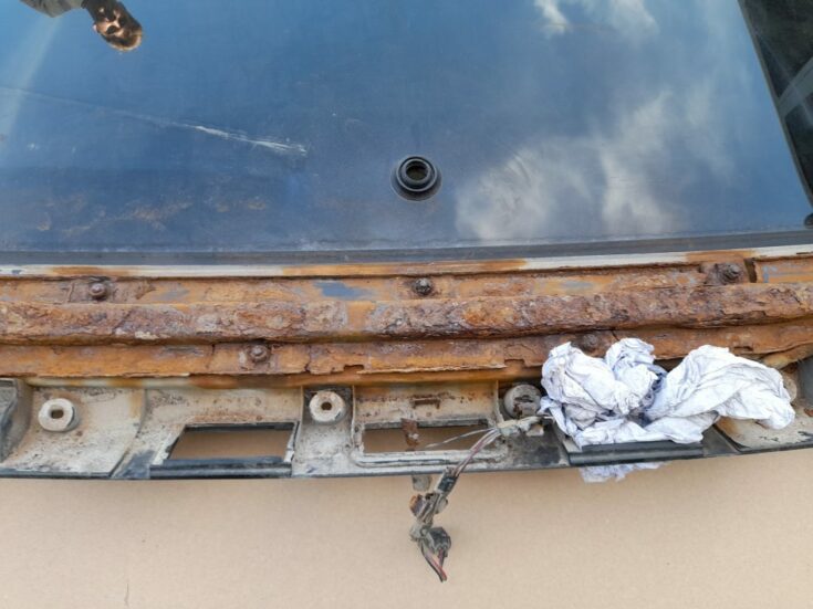 Aizmugures stikls priekš RANGE ROVER SPORT 2007