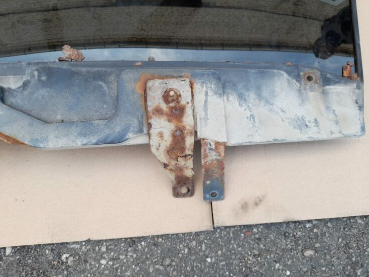 Aizmugures stikls priekš RANGE ROVER SPORT 2007