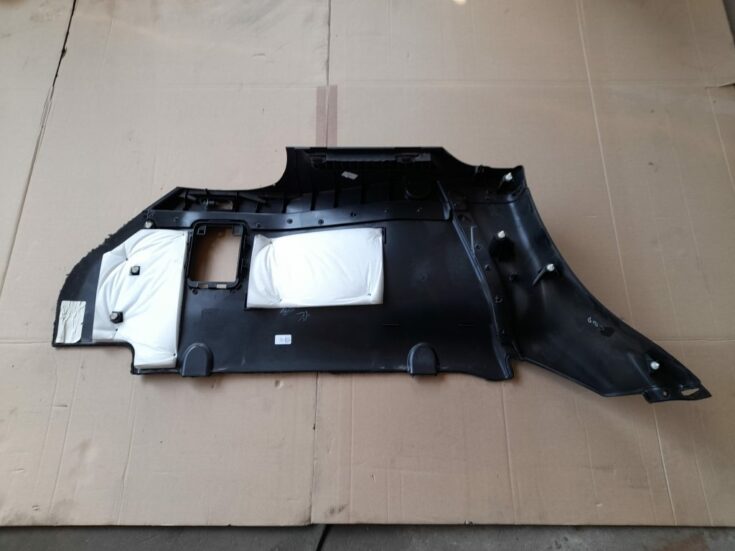 Bagāžnieka nodalījuma sānu apdare priekš RANGE ROVER SPORT 2007