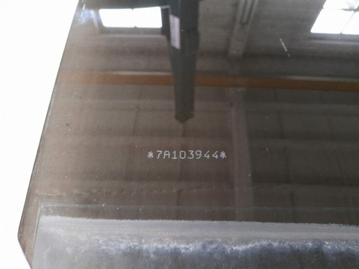 Aizmugurējo labo durvju stikls priekš RANGE ROVER SPORT 2007