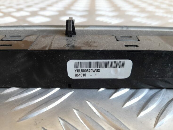 Mērinstrumentu paneļa pārslēgšanas pogas priekš RANGE ROVER SPORT 2007