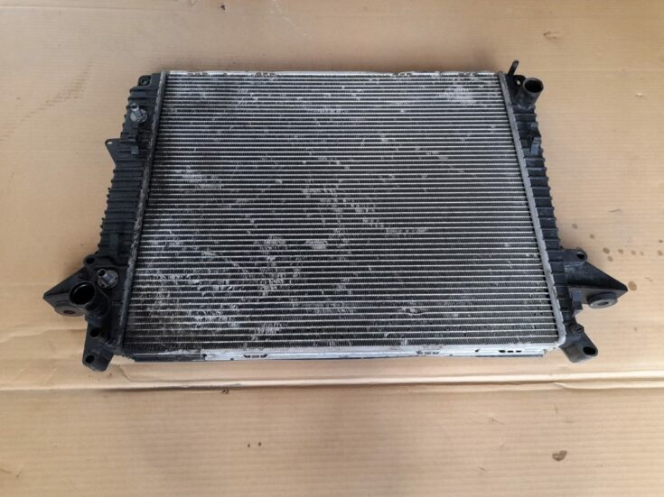 Dzesēšanas radiators priekš RANGE ROVER SPORT 2007