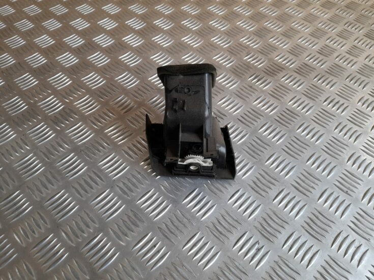 Mērinstrumentu paneļa gaisa vads, pa labi priekš RANGE ROVER SPORT 2007