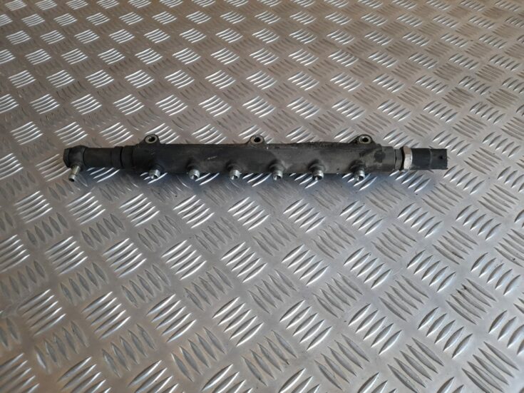 Degvielas sadales caurule priekš VOLVO V70 2003 SILVER