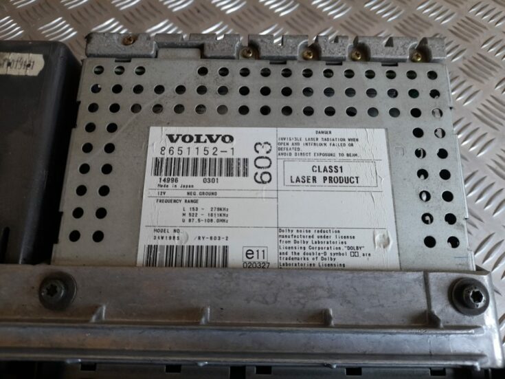 CD/DVD/Navigācijas bloks priekš VOLVO V70 2003 SILVER
