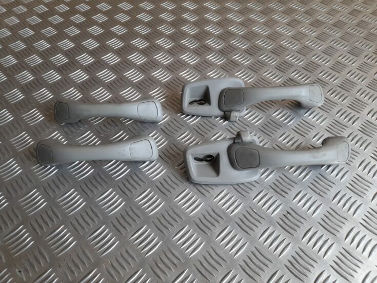 Salona rokturis griestos priekš VOLVO V70 2003 SILVER