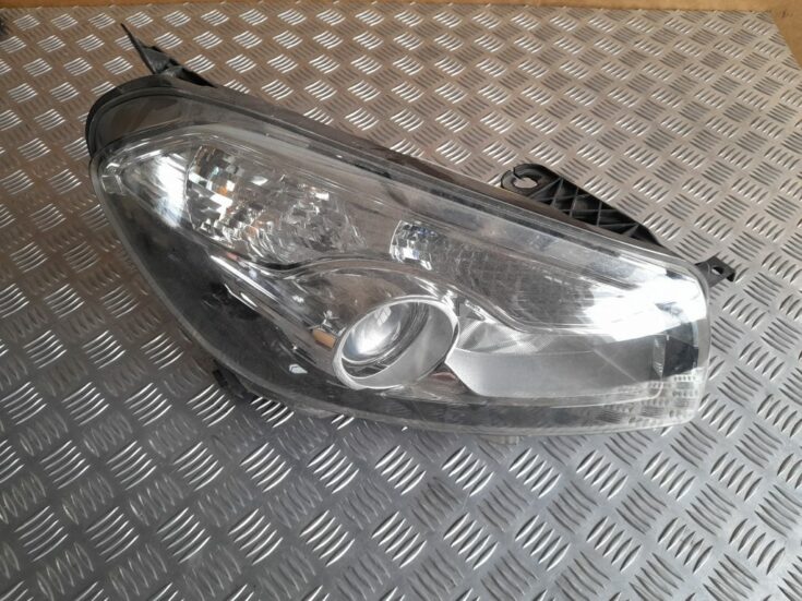 Priekšējais labais lukturis priekš Nissan Qashqai 2006-2013 26010BR00B
