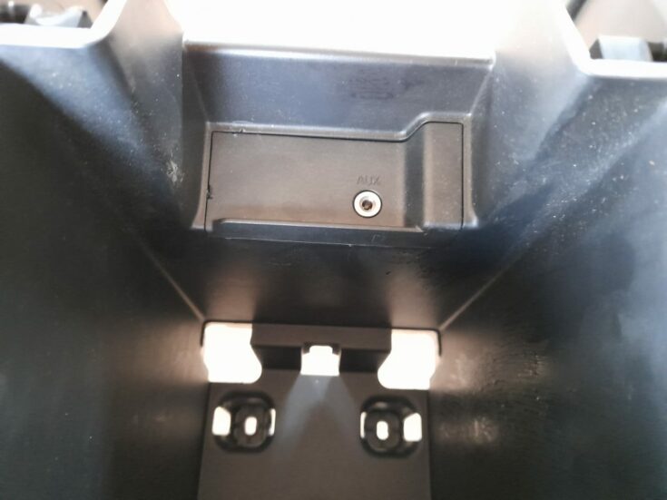 Centrālās konsoles (apdares) vidēja daļa priekš VOLVO XC60 2009