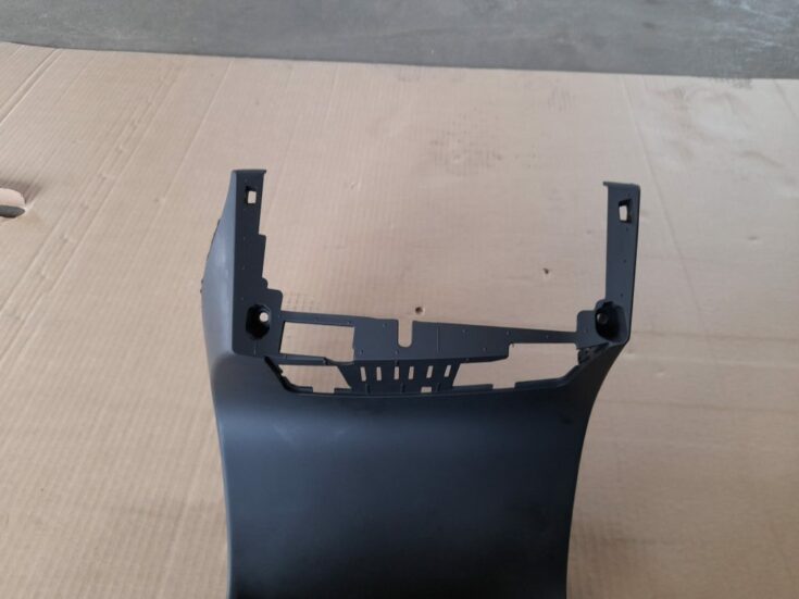 Centrālās konsoles iekšējā plastmasa priekš VOLVO XC60 2009