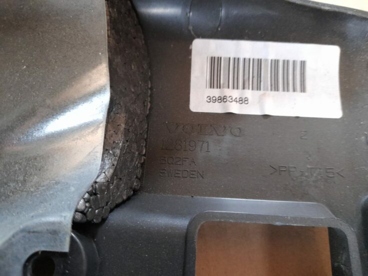 Stūres statnes putekļu aizsargs (salonā) priekš VOLVO XC60 2009