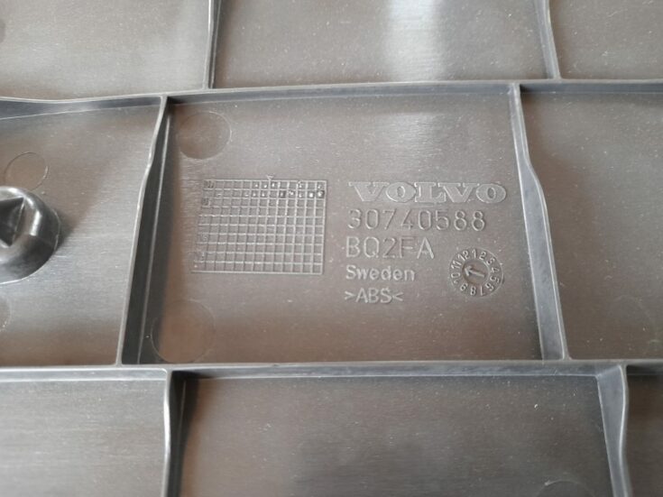 Salona plastmasa priekš VOLVO XC60 2009