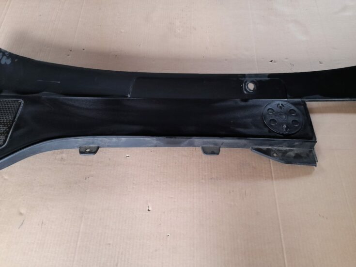 Vējstikla uzlikas (deflektora) režģis priekš VOLVO XC60 2009