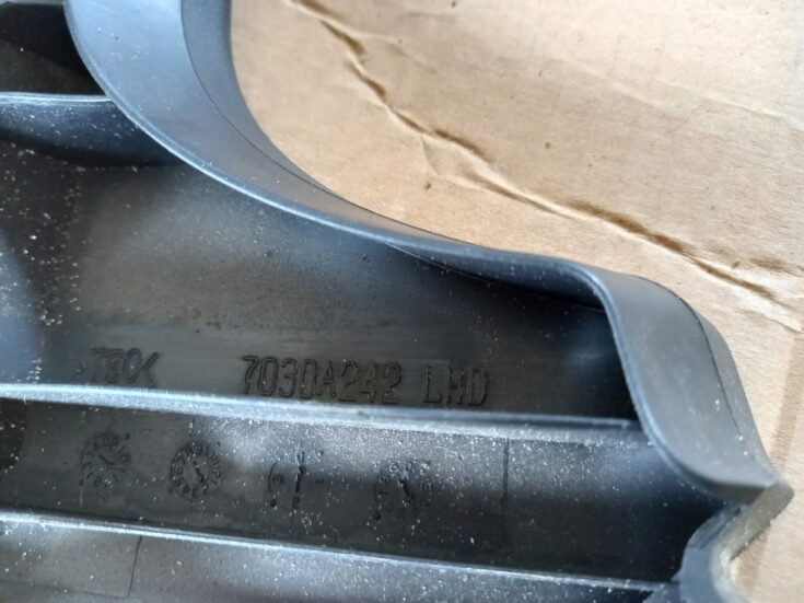 Mērinstrumentu paneļa apdare (zem stūres) priekš MITSUBISHI ASX 2011