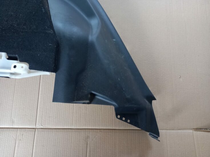 Bagāžnieka nodalījuma sānu apdare priekš MITSUBISHI LANCER 2009