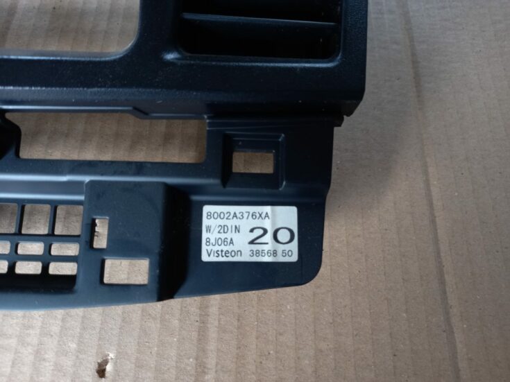 Mērinstrumentu paneļa gaisa vads, centrā priekš MITSUBISHI LANCER 2009