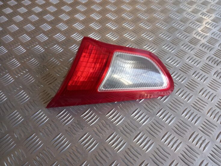 Bagāžnieka vāka labais lukturis priekš MITSUBISHI LANCER 2009