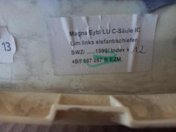 Aizmugurējas salona statnes apdare priekš AUDI A6 1998