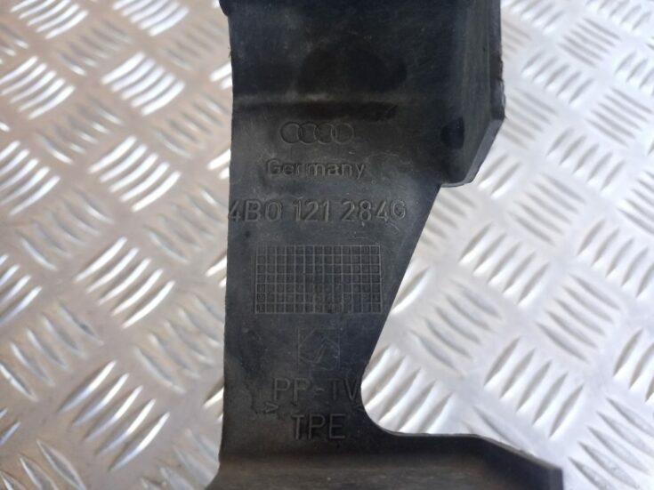 Ieplūdes gaisa deflektors/Difuzors priekš AUDI A6 1998