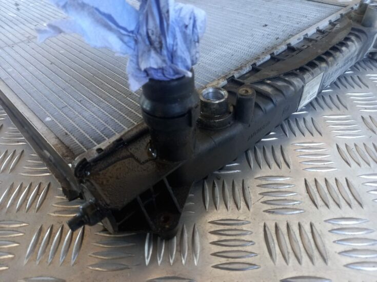 Dzesēšanas radiators priekš AUDI A6 1998