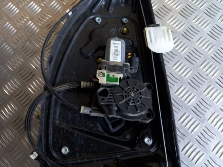 Stikla pacelšanas mehānisma panele priekš LAND ROVER FREELANDER 2007