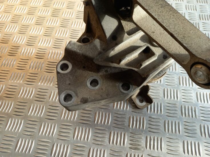 Dzinēja spilvens priekš LAND ROVER FREELANDER 2007