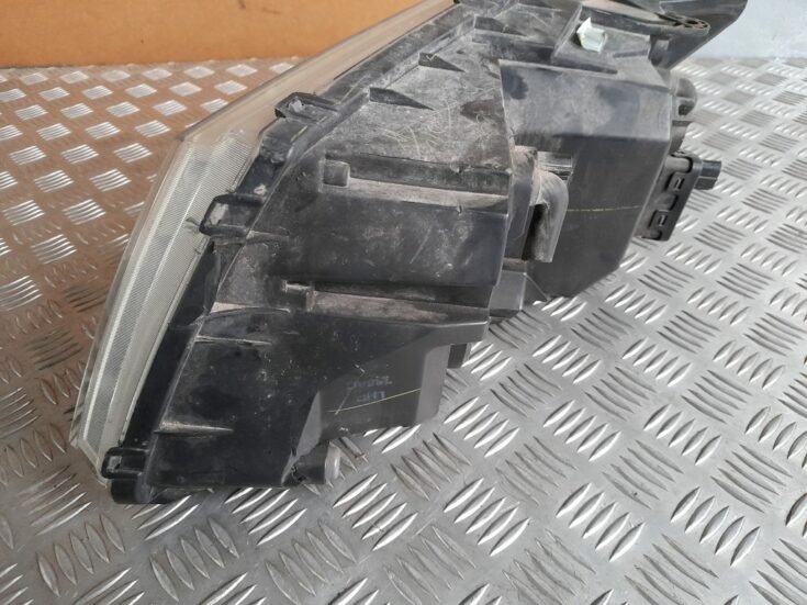 Priekšējais labais lukturis priekš DODGE JOURNEY 2008