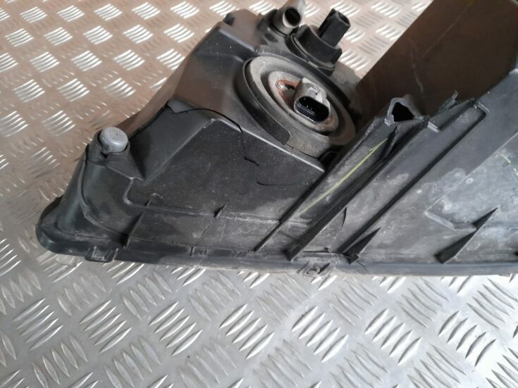 Priekšējais labais lukturis priekš DODGE JOURNEY 2008