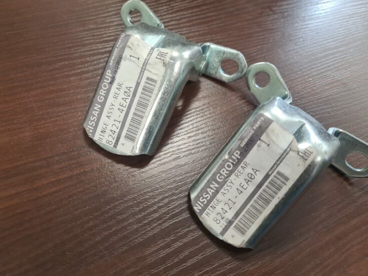 Durvju eņģe priekš Nissan 824214EA0A