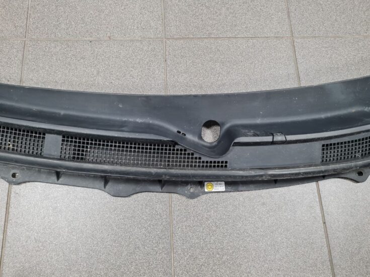 Vējstikla uzlikas (deflektora) režģis priekš NISSAN X-TRAIL 2008