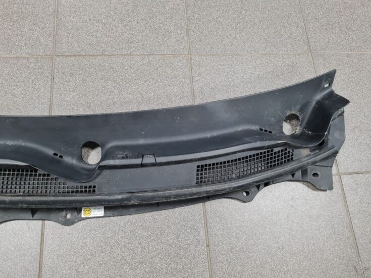 Vējstikla uzlikas (deflektora) režģis priekš NISSAN X-TRAIL 2008