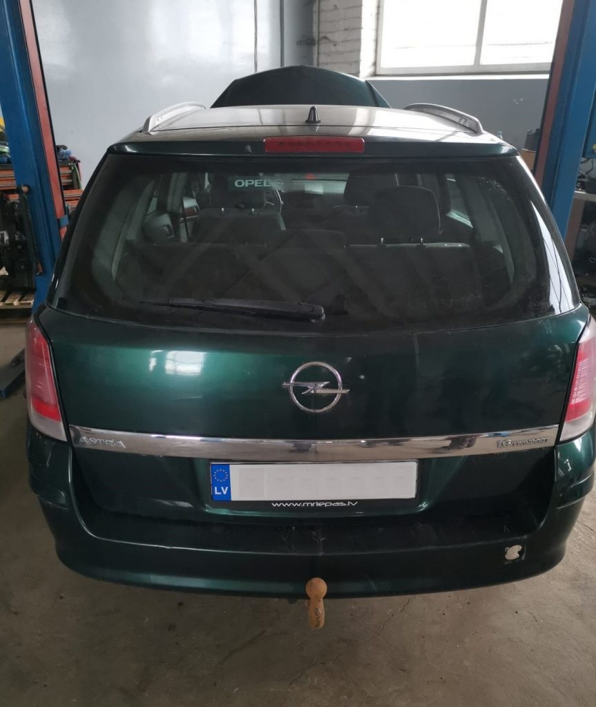 OPEL ASTRA H 2005 GREEN 201