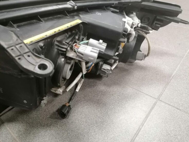 Priekšējais labais lukturis priekš Toyota Land Cruiser 2013- 8114560F30