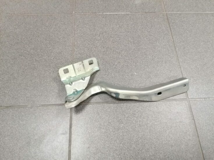 Pārsega eņģe, pa kreisi priekš Nissan Qashqai  2010-2014 65401JD000