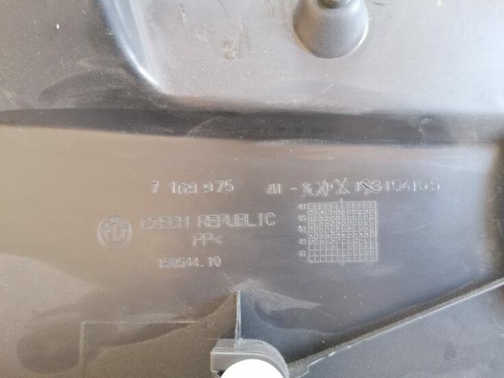 Bagāžnieka vāka liela apdare priekš BMW 1 E87 2009 WHITE
