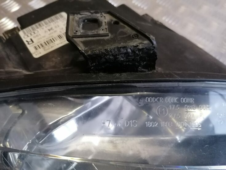 Priekšējais labais lukturis priekš AUDI A4 2007